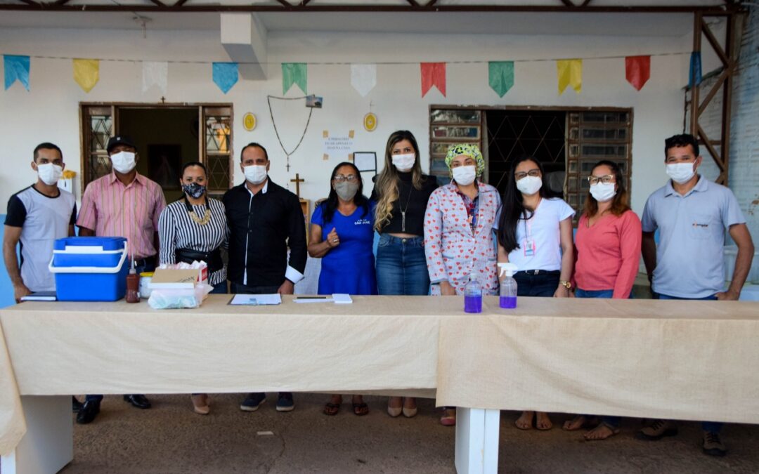 LEM: Moradores em situação de vulnerabilidade social, acolhidos em abrigos, são vacinados contra o Covid-19.