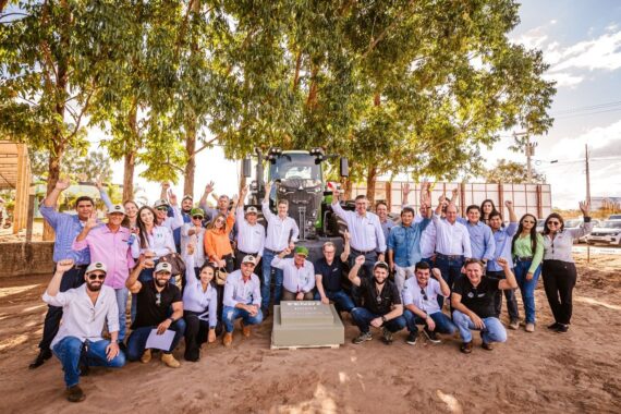 Lançamento da pedra fundamental da Nossa Fendt, contou com a presença de empresários e produtores. Foto Junior Ferrari